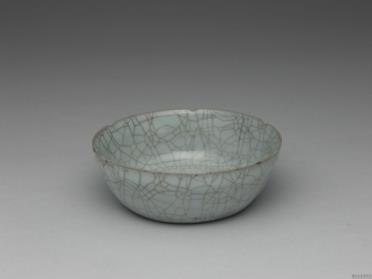 图片[2]-Washer with hibiscus-shaped rim in celadon glaze, Guan ware, Southern Song to Yuan dynasty, 13th-14th century-China Archive